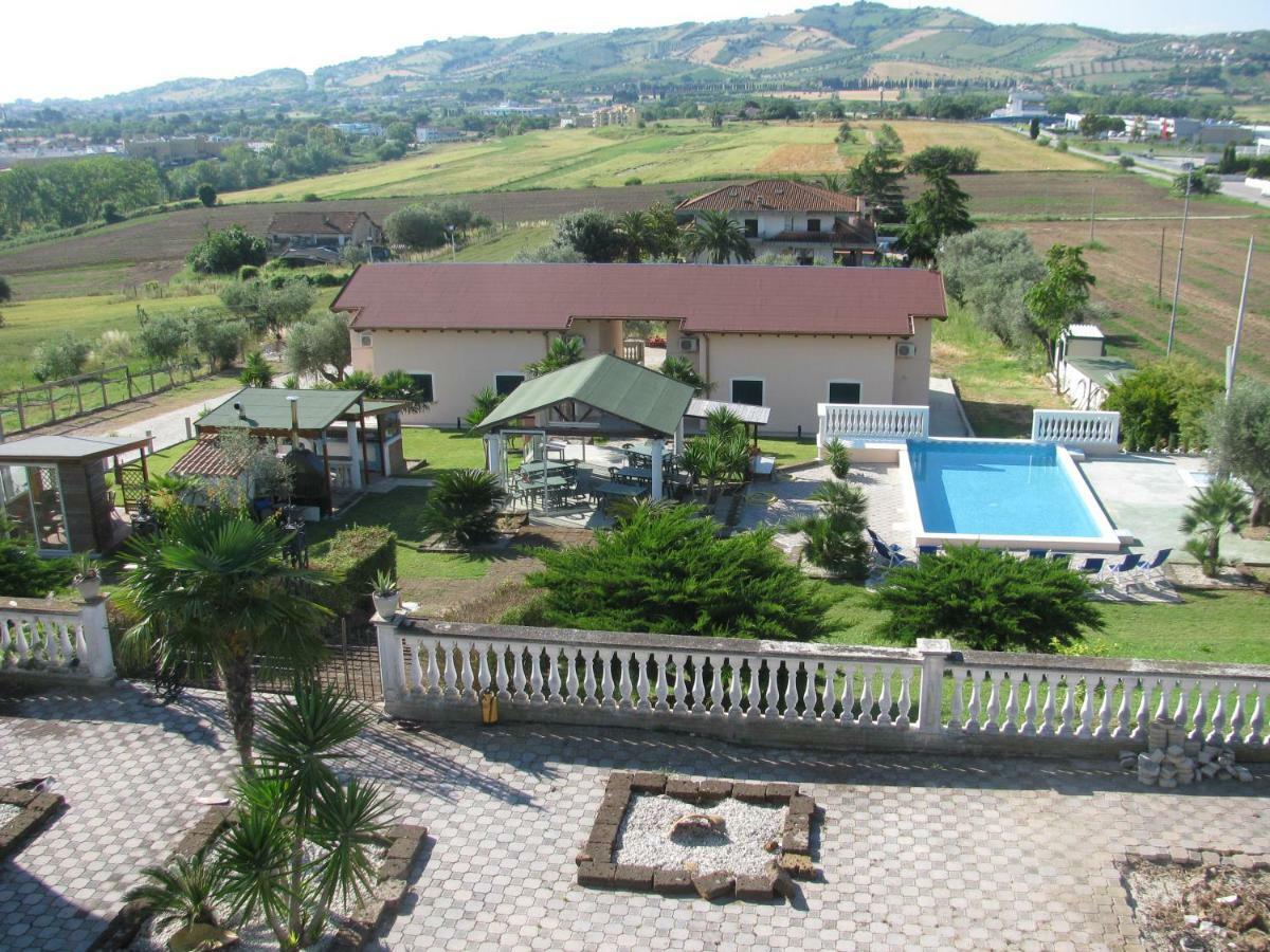 Residence Il Villaggio Del Re Corropoli Buitenkant foto